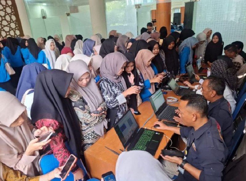 Kolaborasi Disdukcapil dan DRKA, 472 Mahasiswa UIN Ar-Raniry Berhasil Aktivasi IKD