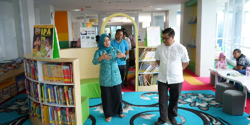 Kunjungi Mall Baca Aceh, Pj Ketua PKK Ajak Masyarakat Manfaatkan Fasilitas Perpustakaan