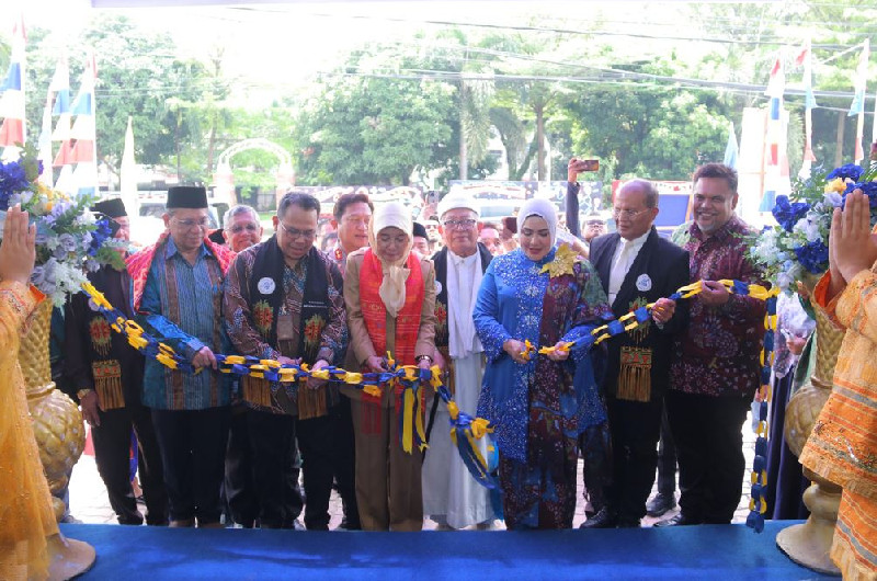 Sejumlah Petinggi Daerah Medan Hadiri Peresmian Universitas Deztron Indonesia