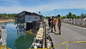 Pagar Jembatan Lhokseumawe Ambruk, Butuh Rp3,5 miliar untuk Perbaikan