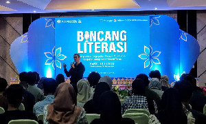 Henry Manampiring Bagikan Tips Menulis Buku Best Seller di Bincang Literasi Aceh