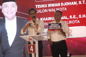 Irwan Djohan Luncurkan Program Penggratisan Seragam dan Peralatan Sekolah untuk Murid SD dan SMP