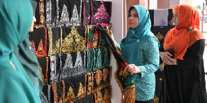 Harga Produk Lokal Aceh Cenderung Mahal, Ketua Tim Penggerak PKK Tawarkan Solusi