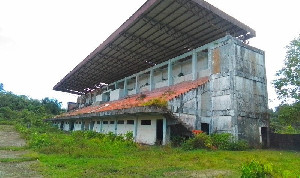 Pemkab Simeulue Kerahkan 500 Orang untuk Gotong Royong Bersihkan Stadion