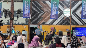 Ngobrol Bareng Pemuda Aceh dan Tom Lembong Bahas Masa Depan Demokrasi