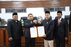 Pemkab dan DPRK Aceh Besar Sahkan APBK-P Tahun Anggaran 2024