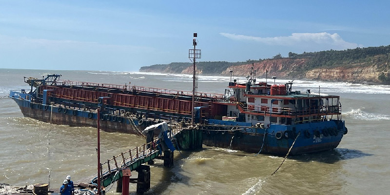 KKP Hentikan Sementara Operasional Kapal Pasir Laut di Bengkulu