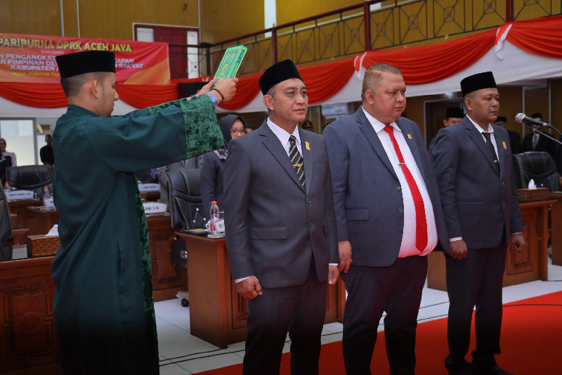 Pelantikan Pimpinan DPRK Aceh Jaya, Pj Bupati Tekankan Pentingnya Sinergi