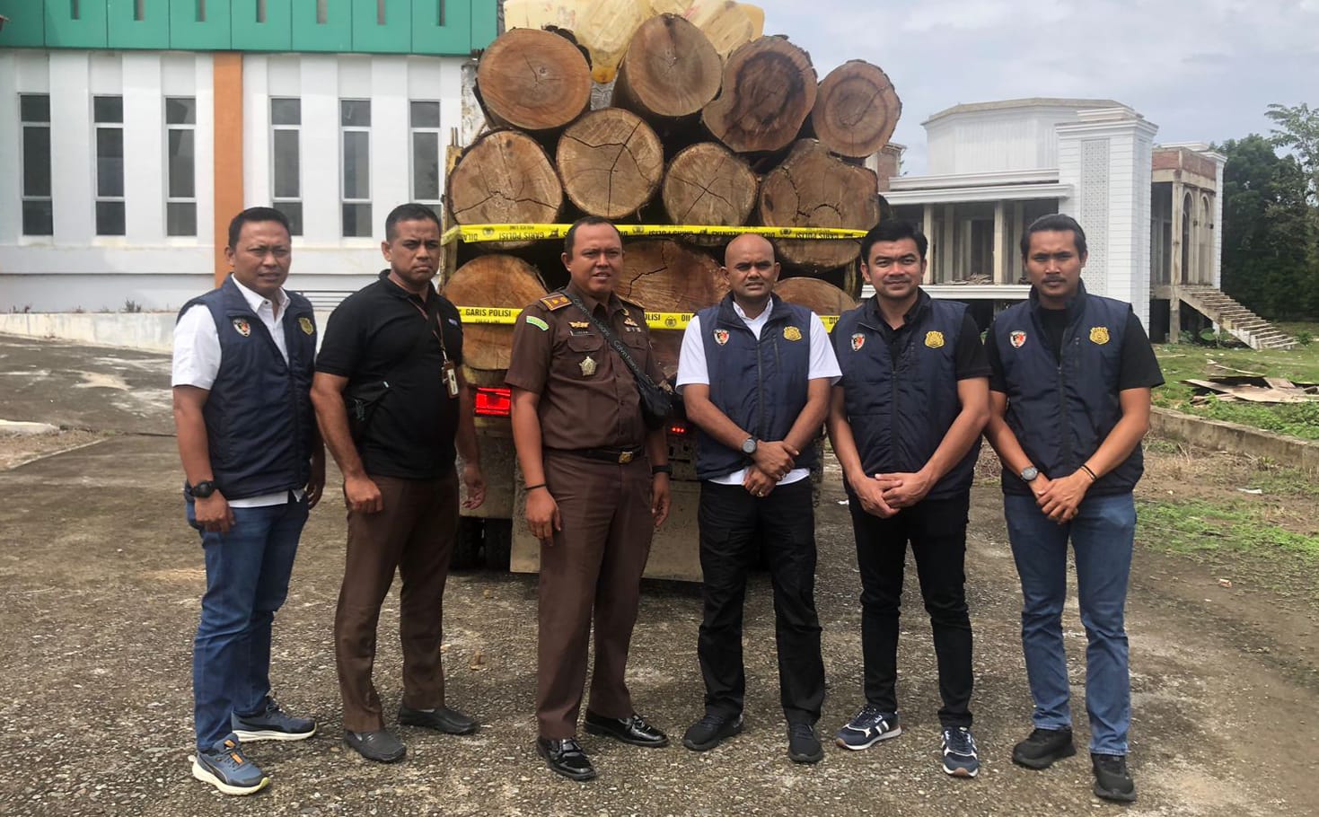 Dua Tersangka Illegal Logging di Pijay Diserahkan ke Kejari