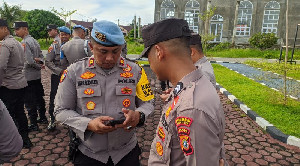 Propam Polres Aceh Jaya Cek HP dan Tes Urine Personel