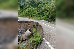 Warga Aceh Tengah Desak Penanganan Jalan Amblas