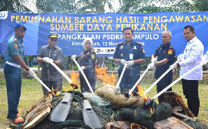 PSDKP Lampulo Musnahkan Barang Hasil Pengawasan Perikanan