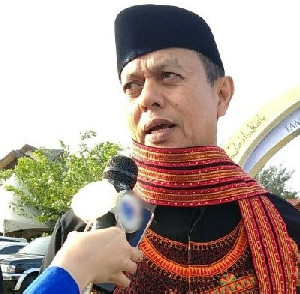 Mualem-Dek Fad Kenakan Baju Kerawang Gayo-Alas, Dapat Apresiasi Tokoh Gayo Lues