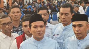 Dek Fadh Janjikan Beasiswa Penuh hingga S3 untuk Pelajar Aceh