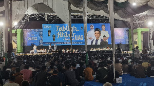 Ribuan Masyarakat Padati Tabligh Akbar UAS di Taman Sultanah Safiatuddin