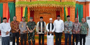 Menteri TRH  dan Ustadz Das'ad Latif Hadiri Maulid Raya di Aceh