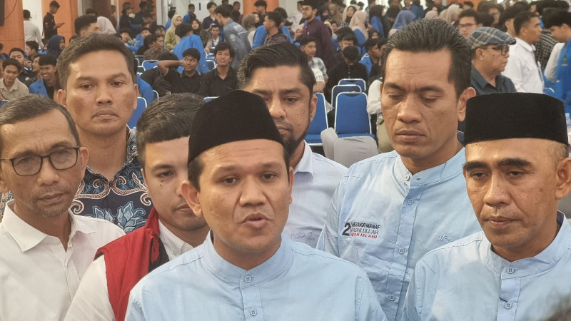 Dek Fadh Janjikan Beasiswa Penuh hingga S3 untuk Pelajar Aceh