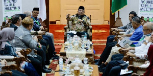 Pj Gubernur Bahas Upaya Majukan Aceh dengan Tokoh Internasional dan Nasional