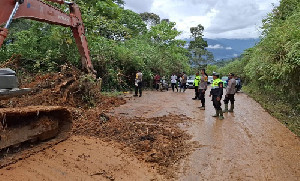 Terjadi Longsor, Pengguna Jalan Lintas Meulaboh-Takengon Diimbau Tingkatkan Kewaspadaan