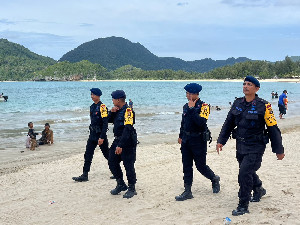 Polisi Hadir Amankan Tempat Wisata Jelang Tahun Baru