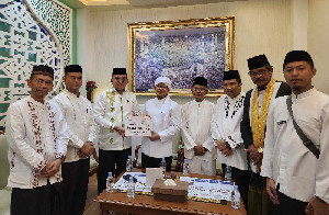 Kemenag Aceh Serahkan Donasi Peduli Palestina melalui Daarut Tauhid Sebesar Rp150 Juta