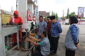 Disperindagkop Lhokseumawe Gelar Sidak ke SPBU Jelang Libur Panjang Nataru