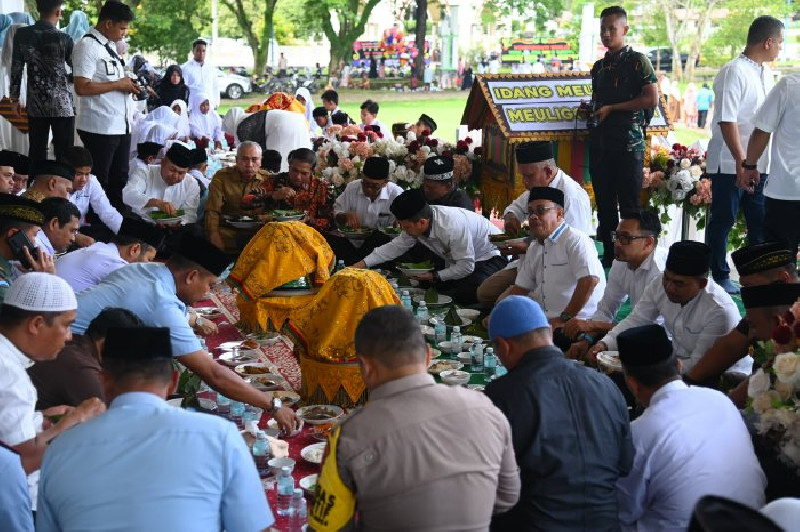 Seratusan Idang Meulapeh Meriahkan Maulid Meuseuraya Pemkab Aceh Besar