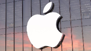 Apple Sepakat Membayar Rp1,54 Triliun untuk Selesaikan Gugatan Hukum atas Siri