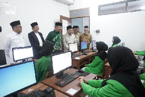 Ujian Akhir Nasional Pendidikan Diniyah Formal 2025 Gunakan Aksara Pegon