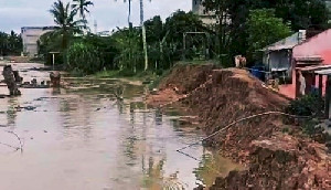 Banjir Landa Aceh Tamiang, Warga Mengungsi