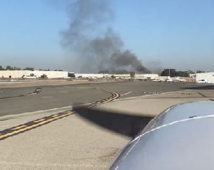 Pesawat Kecil Tabrak Gedung di California Selatan, Dua Orang Tewas