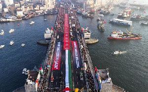 Nyatakan Solidaritas, Puluhan Ribu Orang di Istanbul Lakukan Protes terhadap Perang Gaza