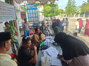 Hasil Penggemukan Sapi, 350 KK Gampong Lamblang Manyang Aceh Besar Terima Sembako