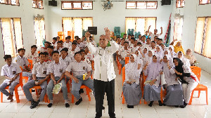 Rektor Unimal Sosialisasikan Pentingnya Pendidikan Tinggi ke Sejumlah Sekolah