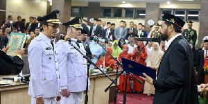 Gubernur Aceh Lantik Wali Kota Subulussalam, Ini Pesan Mualem