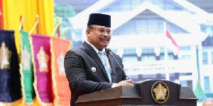 Hadiri Pengukuhan Guru Besar USK, Safrizal: Pembangunan Aceh Butuh Masukan dari Akademisi