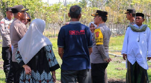 Tanam Jagung Perdana di Ladong, Kapolresta Banda Aceh Dengarkan Curhatan Warga