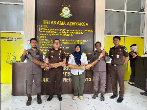 Kejari Gayo Lues Serahkan Gading Gajah Sitaan ke BKSDA Aceh