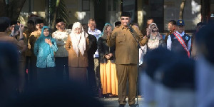 Back to School, Pj Gubernur Safrizal Motivasi Pelajar SMPN 6 Banda Aceh