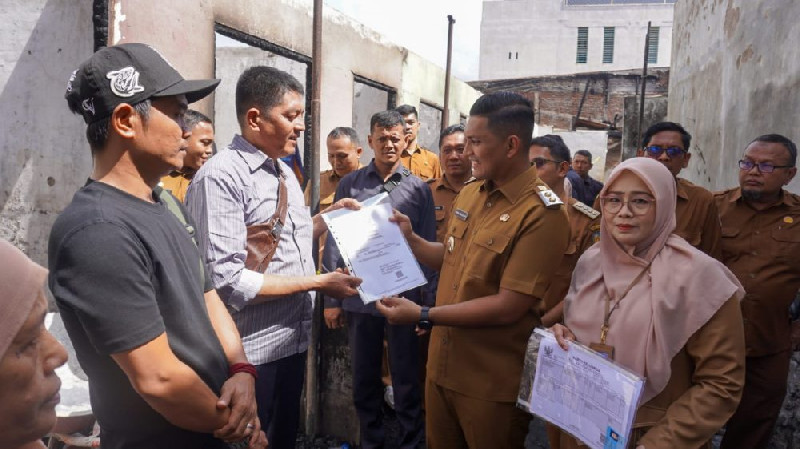 Disdukcapil Banda Aceh Terbitkan Kembali Dokumen Kependudukan Korban Kebakaran di Labui