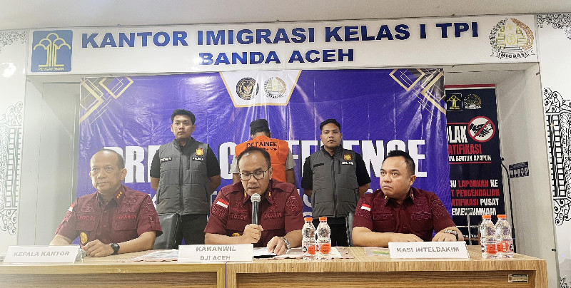 Warga Pakistan Ditahan Imigrasi Banda Aceh Lantaran Menjual Kaligrafi