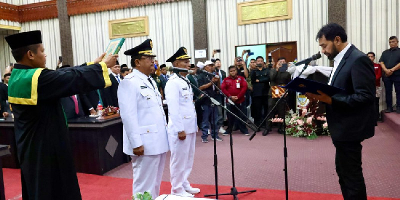 Lantik Bupati Singkil, Gubernur Aceh: Jaga Keharmonisan dengan Legislatif