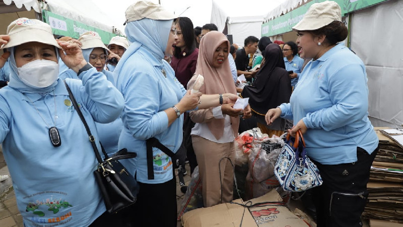 Sambut HPSN, Seruni Gelar Sembako Tukar Sampah