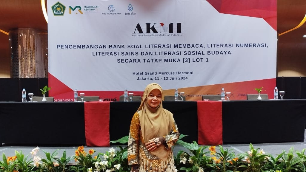 Nora Sirait, Anak Petani yang Jadi Penulis Soal AKMI Nasional