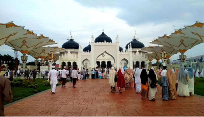 Masjid Raya Baiturrahman Bagikan 7.250 Takjil selama Ramadan