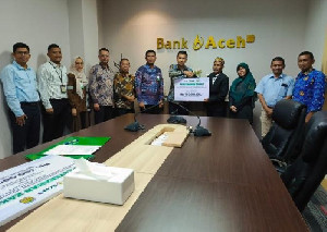 Bank Aceh Serahkan Zakat Karyawan Rp700 Juta ke BMA