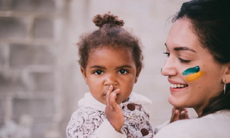 Mahkamah Konstitusi Italia Izinkan Para Lajang Adopsi Anak Asing