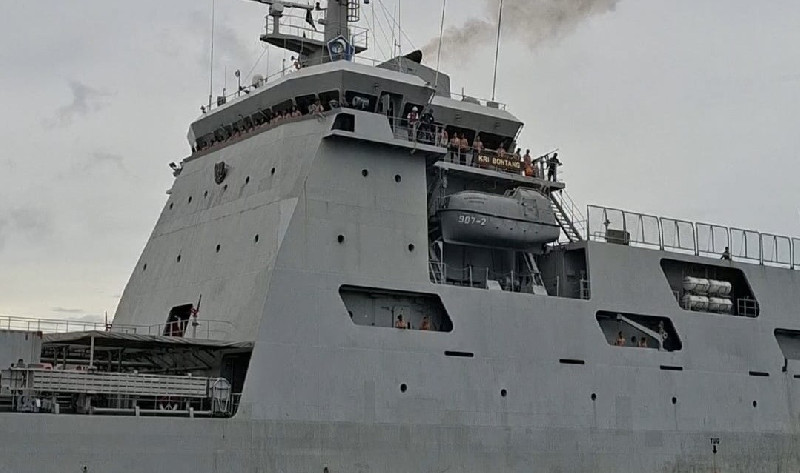 Puluhan Pelajar Sabang dan Lhokseumawe Sambangi Kapal Perang KRI Bontang-907