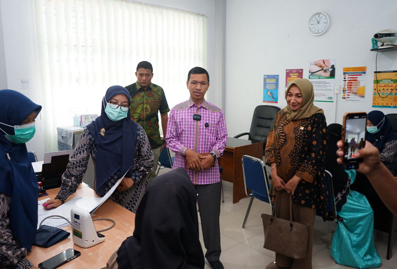 Kunjungi Puskesmas Kopelma Darussalam, Komisi IV DPRK Dorong Peningkatan Status BLUD Puskesmas