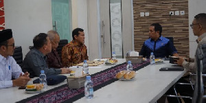 Bertemu Kepala Kantor Komunikasi Kepresidenan, Wagub Aceh Dorong Percepatan Revisi UUPA